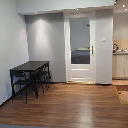 Apartment Boomerang *