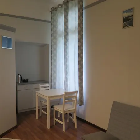Apartment Boomerang *