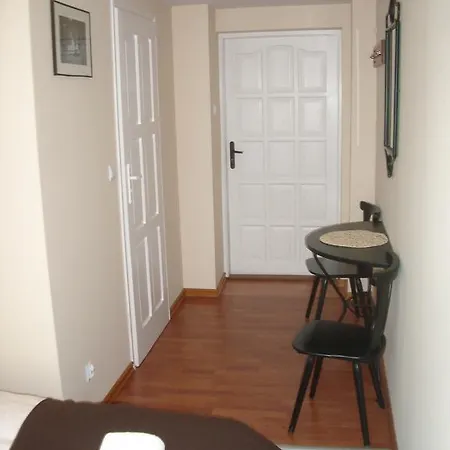 Apartment Boomerang *
