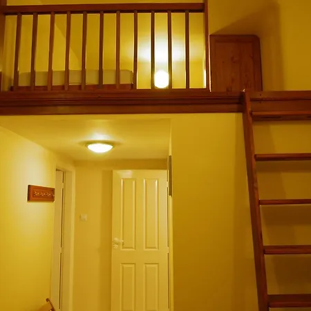 Boomerang Apartment